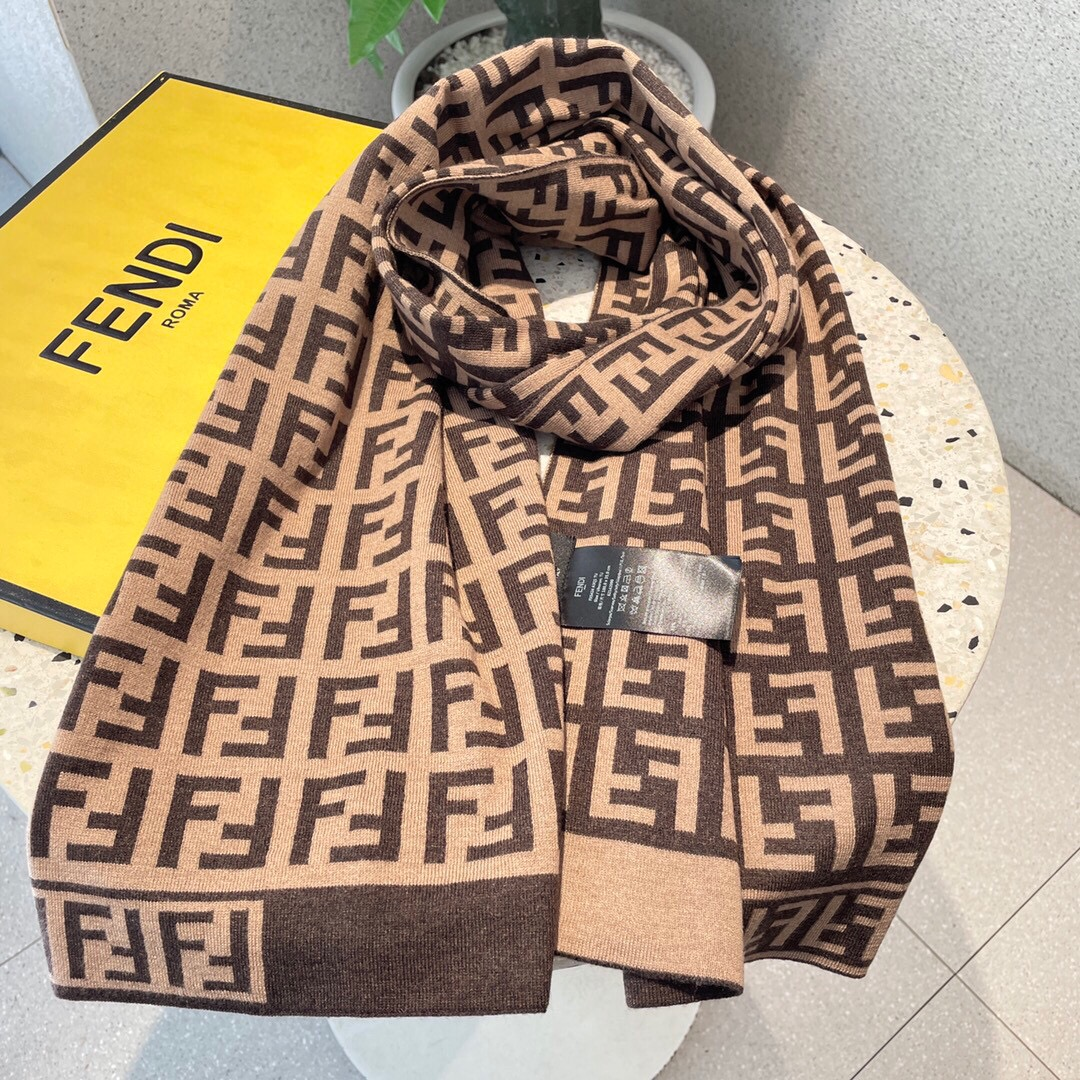 Bufanda Regalo Fendi 2006