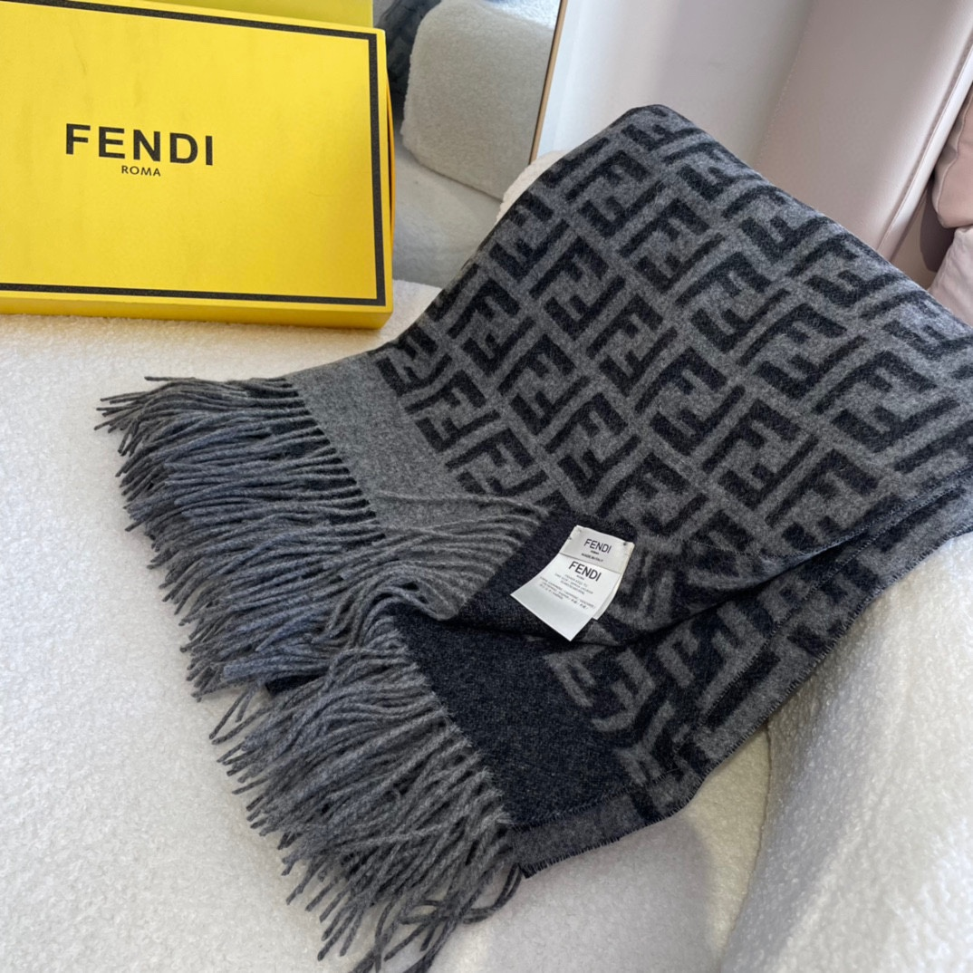 Bufanda Regalo Fendi 2008