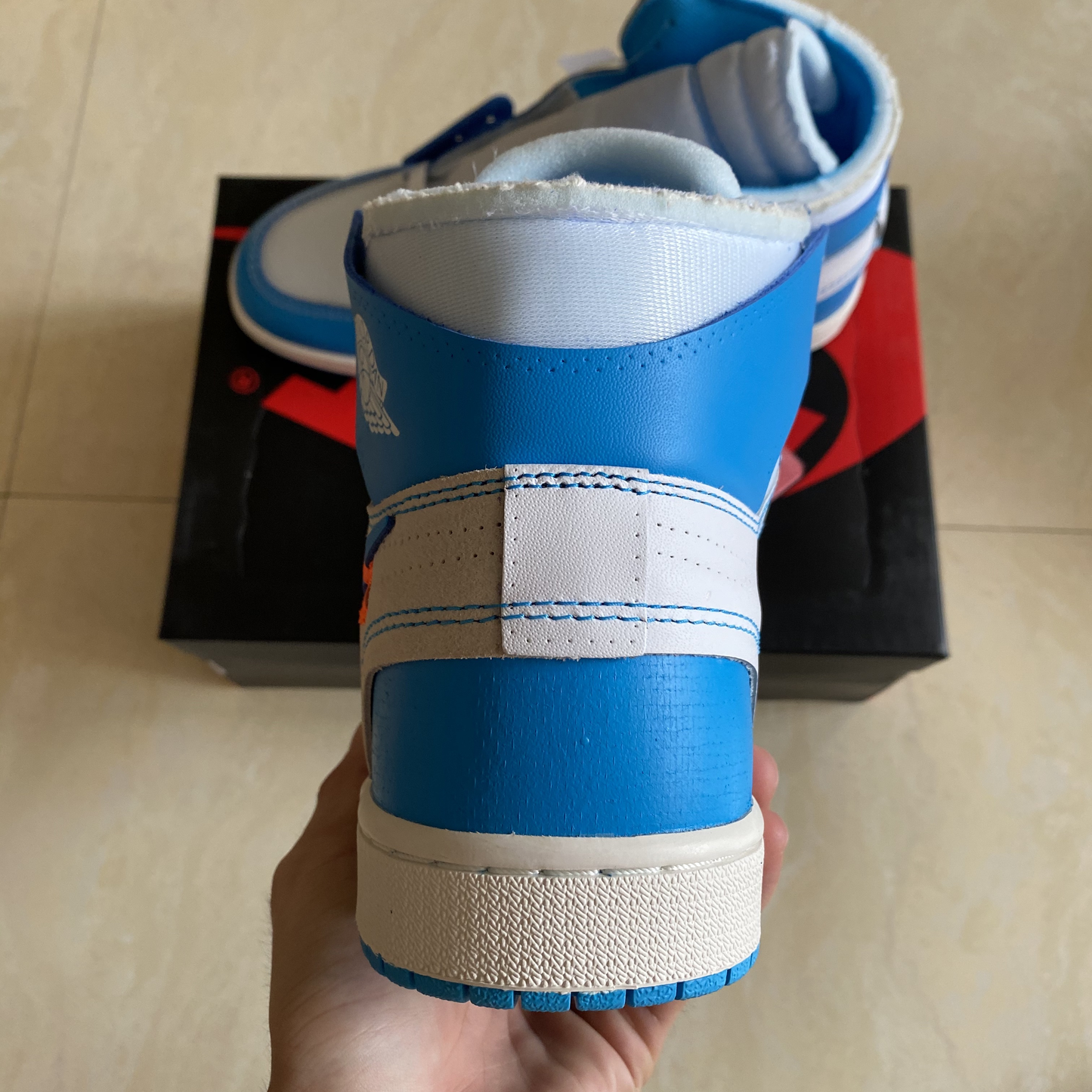 Off-White x Air Jordan 1 UNC