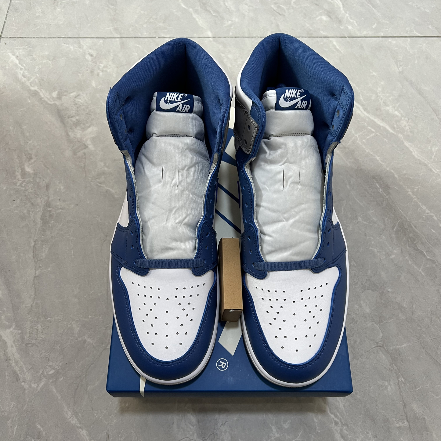 Air Jordan 1 High True Blue